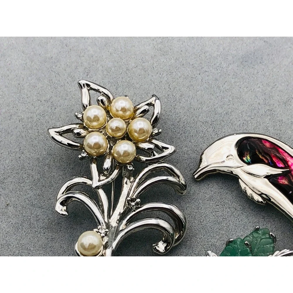 Vintage Brooch‎ Pin Lot Dolphin Flower Faux Pearl Green Stone Leaf Silver Tone